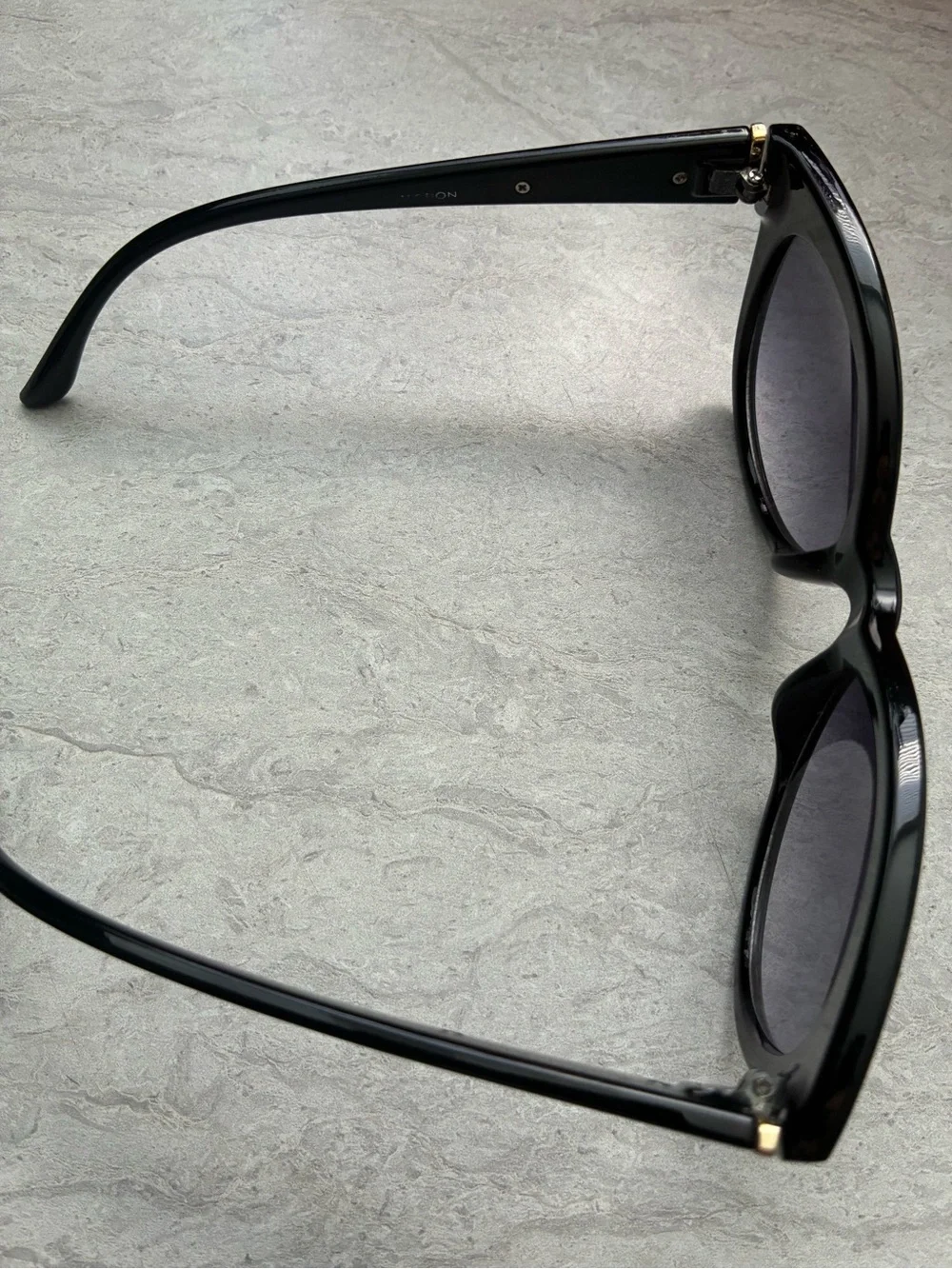Black Oversized Women's Sunglasses